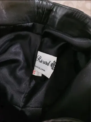 Talla 38 - Falda midi de piel negra vintage