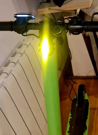 Patinete Eléctrico Verde.