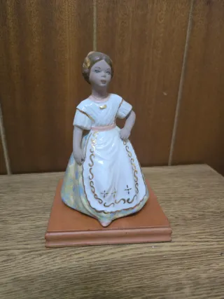 Figura Fallera Pequeña