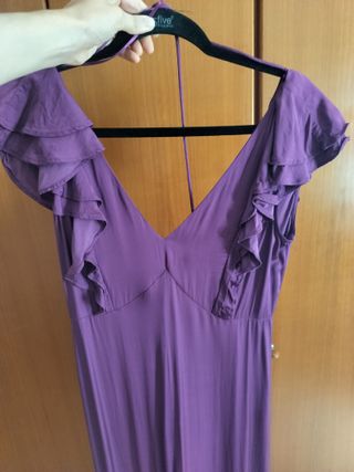 Mono morado Mango Talla S. Se arruga fácilmente.