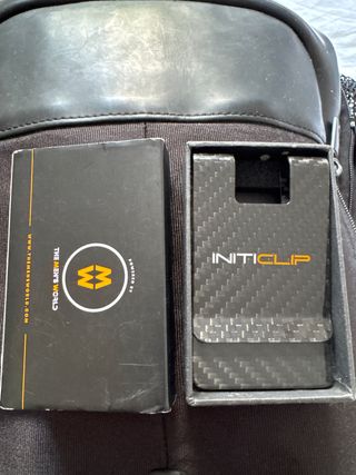 INITICLIP Cartera Negra Fibra Carbono