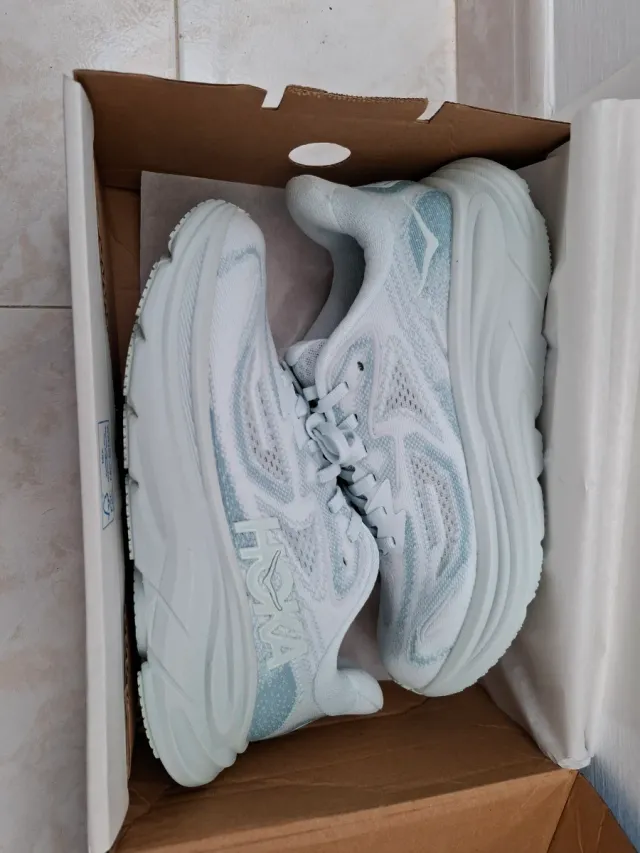 Hoka Clifton 10 Talla 39