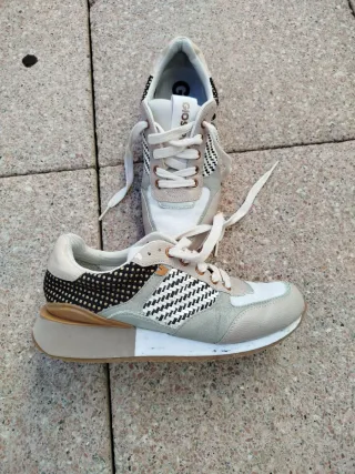 Zapatillas Gioseppo Beige y Blancas
