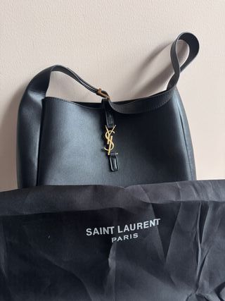 Bolso YSL Negro Mediano Tipo Bucket
