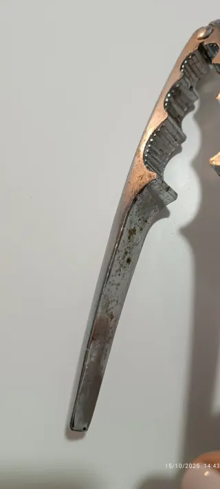 Schiaccianoci in metallo