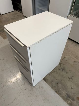 Cassettiera bianca