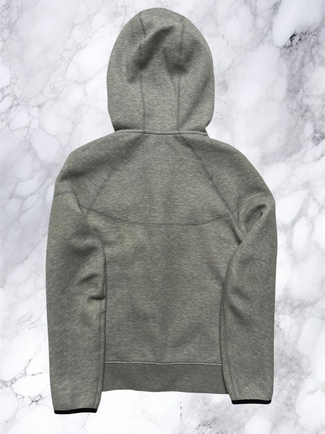 Chaqueta Nike Tech Gris