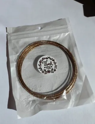 Bracciali a cerchio dorati