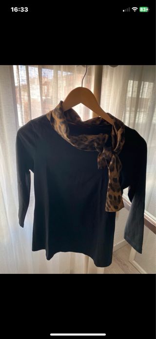 Camiseta Carolina Herrera Negra con Estampado Anim