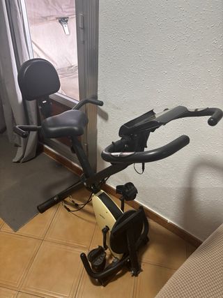 Bicicleta Estática Negra y Beige