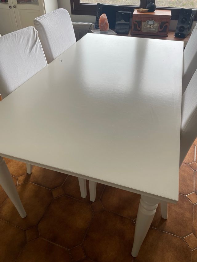 Mesa Comedor extensible Ikea + 4 Sillas Tapizadas