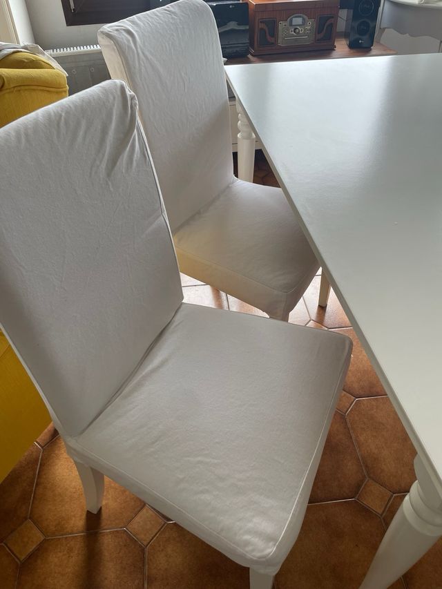 Mesa Comedor extensible Ikea + 4 Sillas Tapizadas