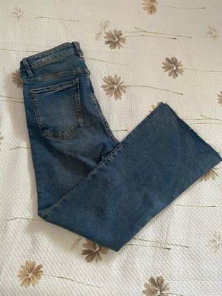 Pantalón vaquero azul MANGO corte recto
