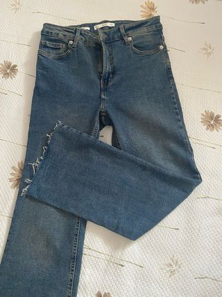Pantalón vaquero azul MANGO corte recto