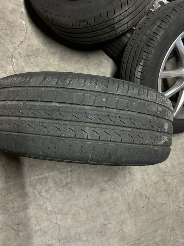 4 Llantas 16” de seat con neumaticos pirelli