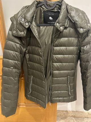 Plumas ligero Zara verde oliva