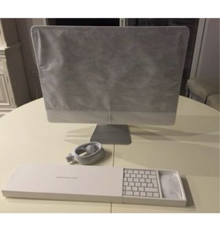 iMac Apple 21.5” plateado con caja original 