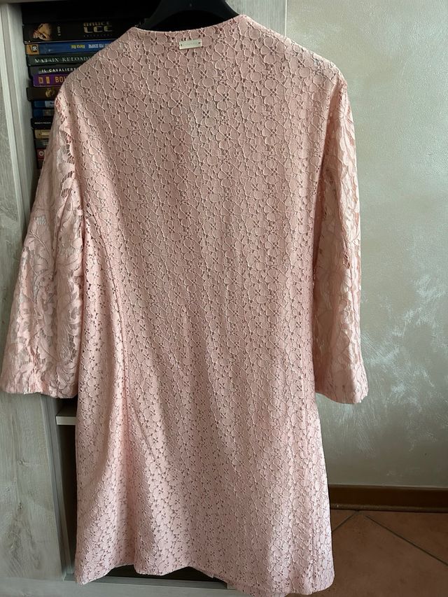 Cappotto in pizzo rosa