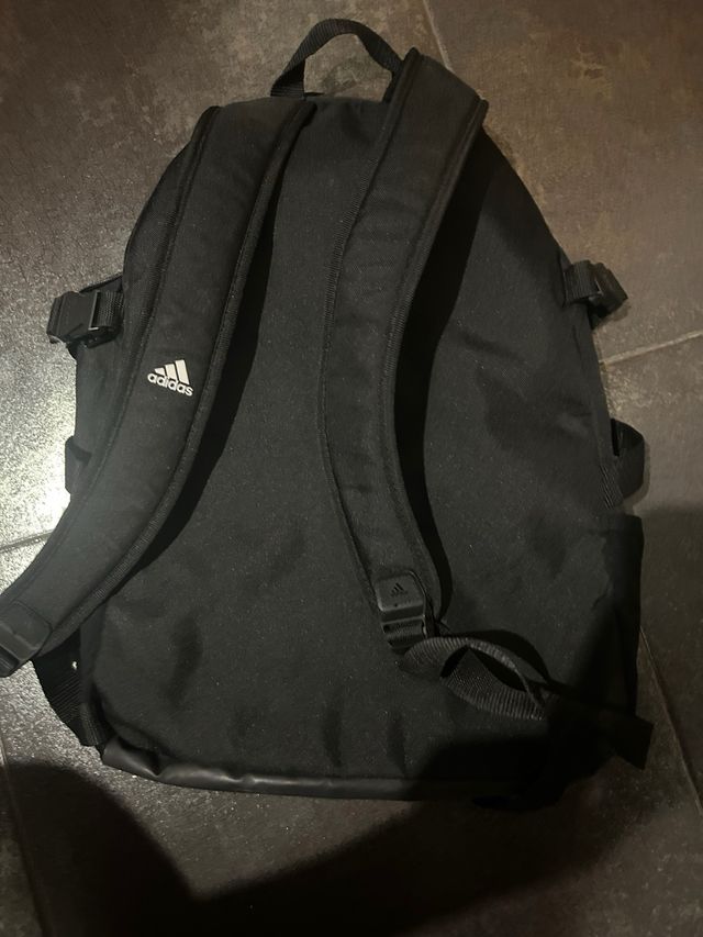 Mochilas Nike Negras y Rojas mochila Adidas negra