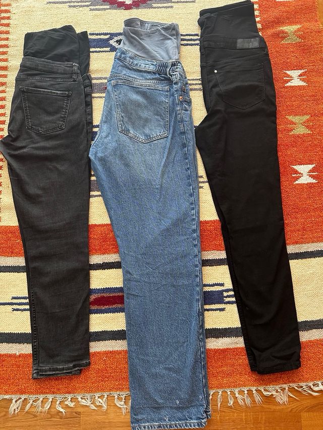 Pantalones vaqueros premamá negros y azules