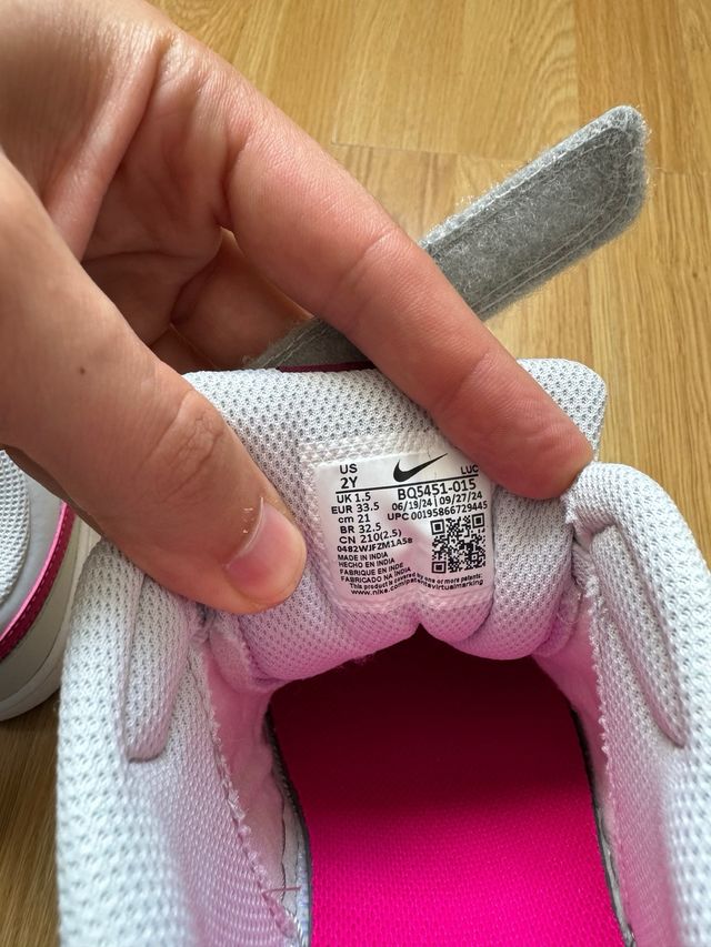 Zapatillas Nike grises y rosas talla 33.5