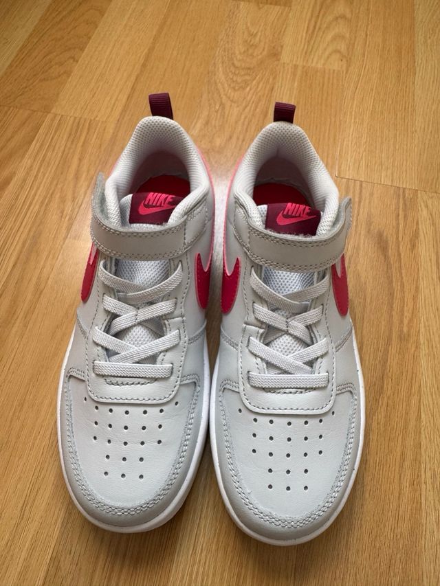 Zapatillas Nike grises y rosas talla 33.5