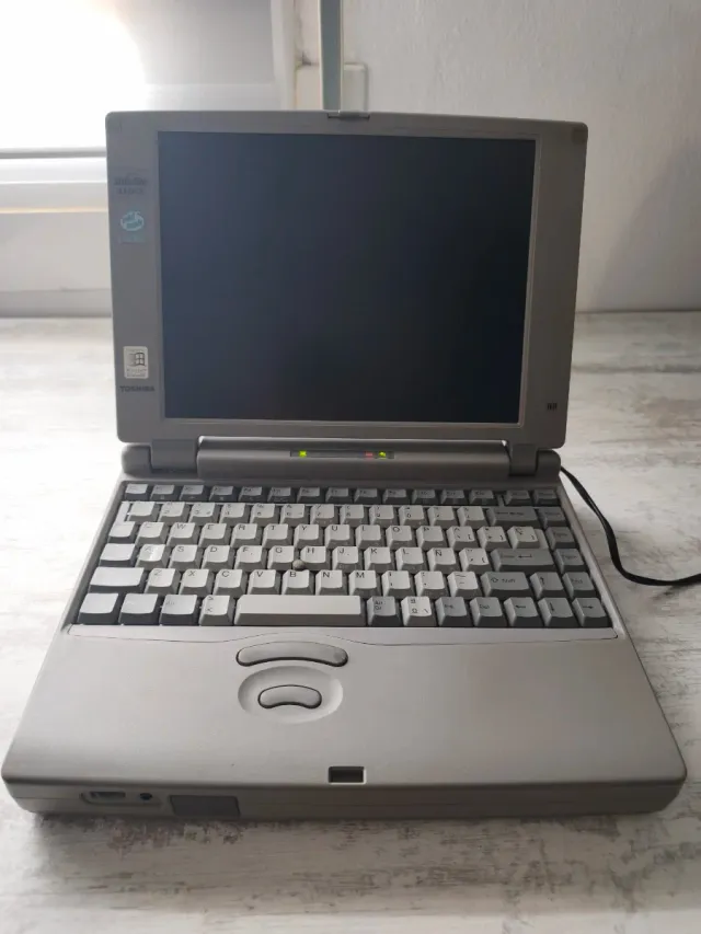 Riparazione/ricambi per laptop Toshiba Gray