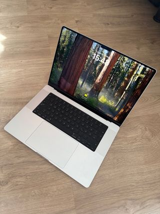 MacBook Pro 16 M4 Pro