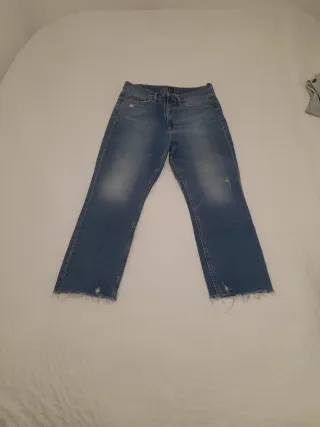 Pantalones vaqueros Gap rectos desgastados