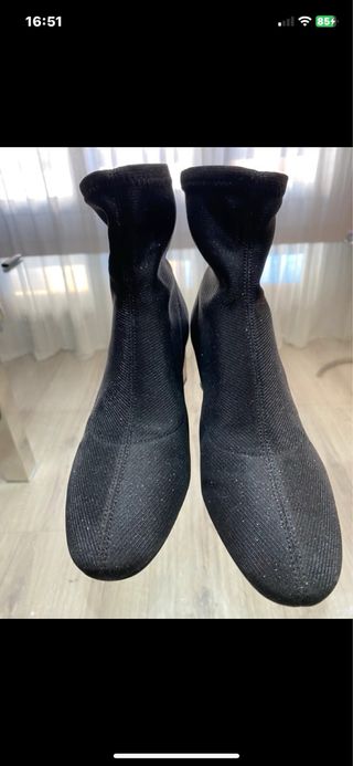 Botines Michael Kors Negros y Plateados
