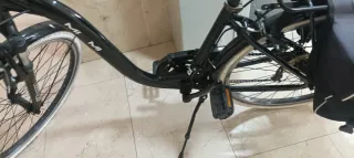 Bicicleta de paseo negra