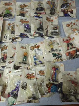 Figuras Street Fighter, leer el anuncio 