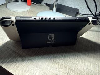 Nintendo Switch OLED Blanca y Negra