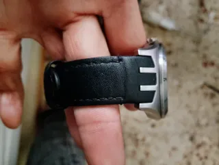 Reloj Negro y Plateado