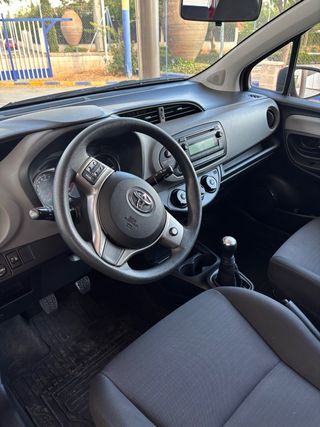 Toyota Yaris 2016
