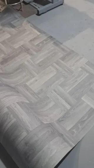 Alfombra PVC imitación madera gris