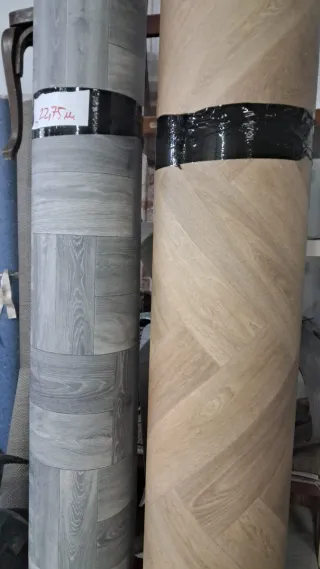 Alfombra PVC imitación madera gris