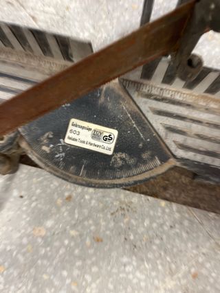 Sierra de inglete manual