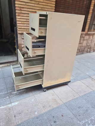 Dos armarios archivadores metálicos 4 cajones €60