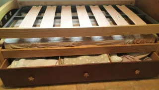 Letto estraibile in pino massiccio