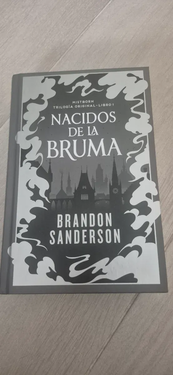 Nacidos de la Bruma (edicion limitada dedicada)