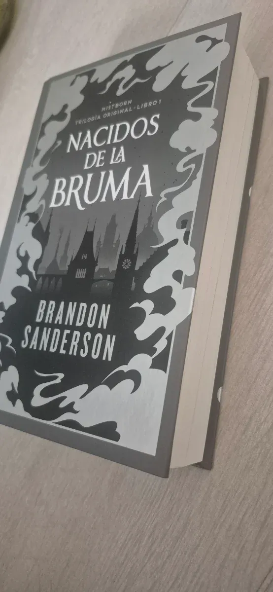 Nacidos de la Bruma (edicion limitada dedicada)