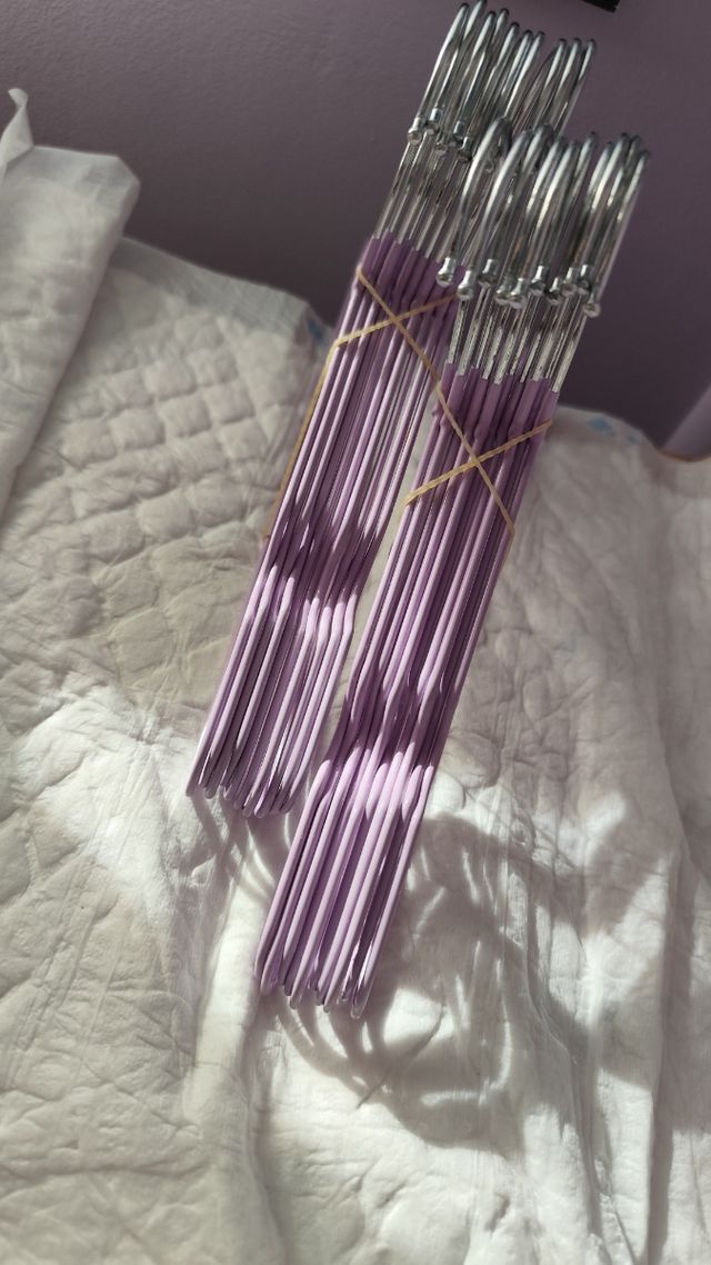 Perchas para bebé color lila (2 pack de 10)