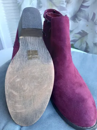 Botas Belles color burdeos.