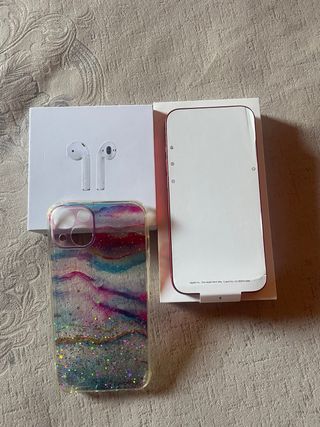Custodia per iPhone 13 rossa + AirPods +