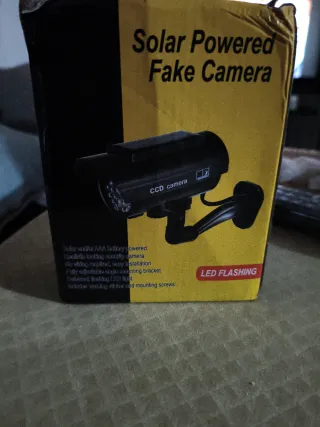 Cámara vigilancia falsa con LED