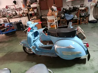 Vespa Sidecar Azul