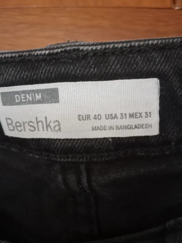 Pantalón corto Bershka negro Talla M