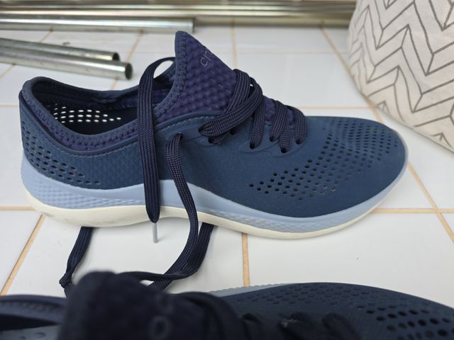 Zapatillas Crocs Azul Marino y Gris literide