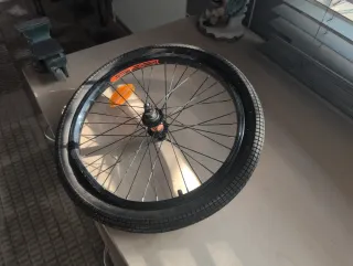 Ruota anteriore per bici da trail con corsa ridotta